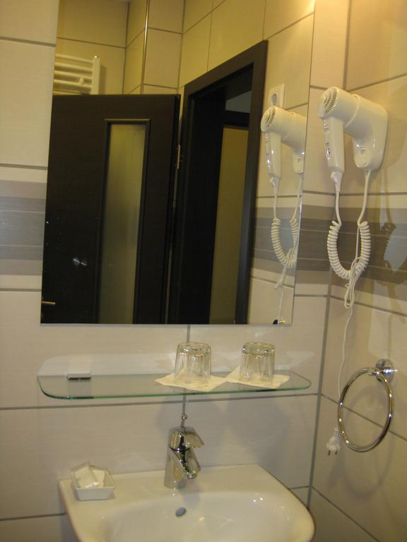 Hotel Uno Kecskemét Extérieur photo