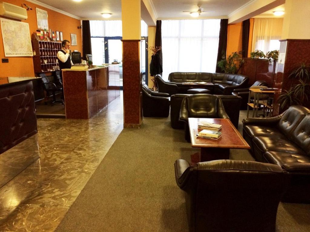 Hotel Uno Kecskemét Extérieur photo