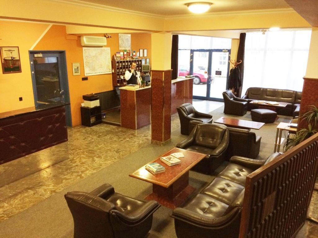 Hotel Uno Kecskemét Extérieur photo