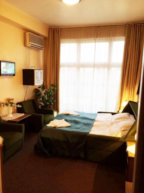 Hotel Uno Kecskemét Extérieur photo